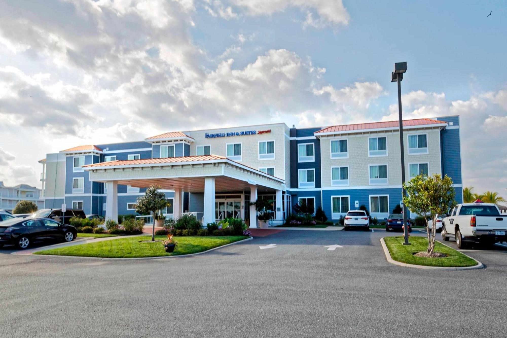 Fairfield Inn & Suites By Marriott Chincoteague Island Waterfront Exterior photo