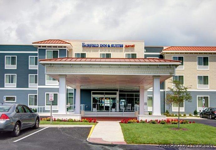 Fairfield Inn & Suites By Marriott Chincoteague Island Waterfront Exterior photo